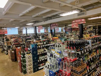 Top 22 liquor stores in Chicago