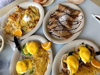 Best of 16 brunch in Albany Park Chicago