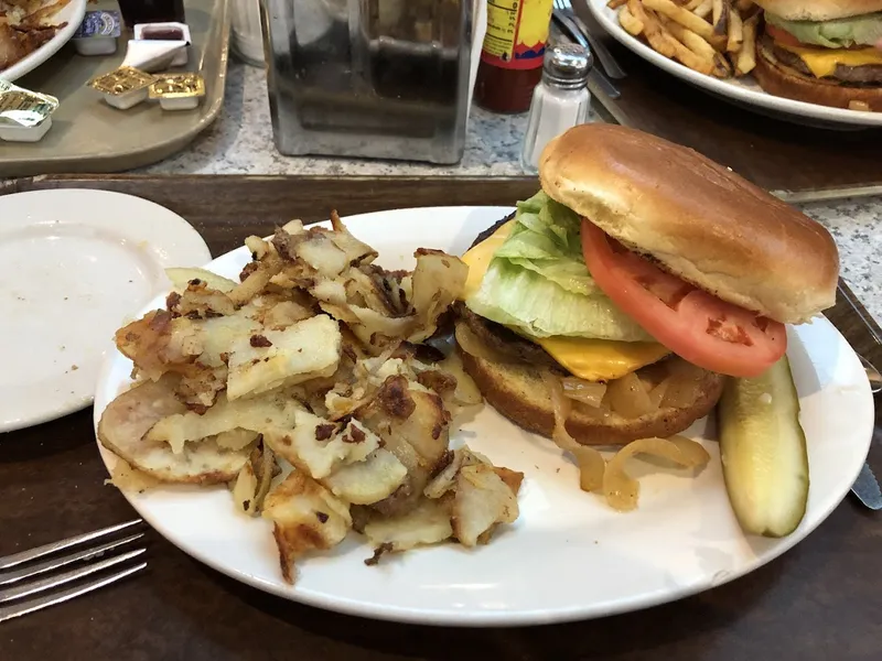 chicken sandwiches Valois Restaurant