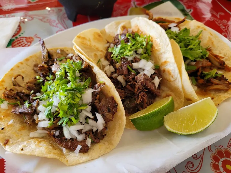 Tacos restaurants Tío Trompo