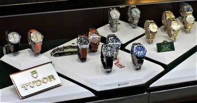 Top 14 watch stores in Greater Uptown Houston