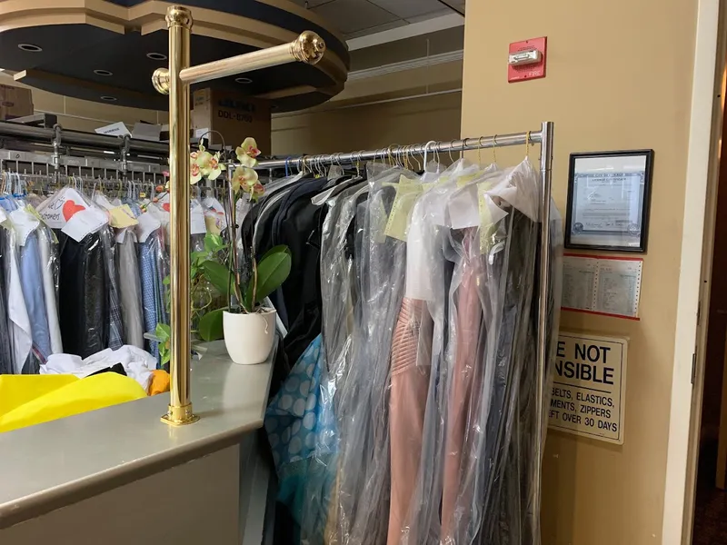 dry cleaning Kinzie Cleaners