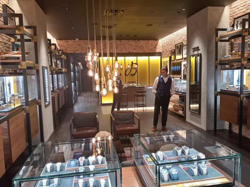 watch stores Breitling Boutique in Streeterville