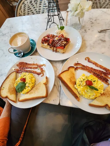 avocado toast Sweet Paris in Greenway