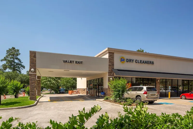 cleaning services Tide Cleaners in Kingwood