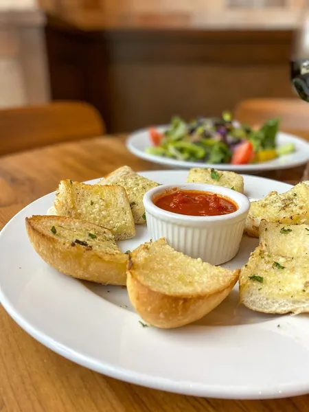 garlic bread Russo's New York Pizzeria & Italian Kitchen