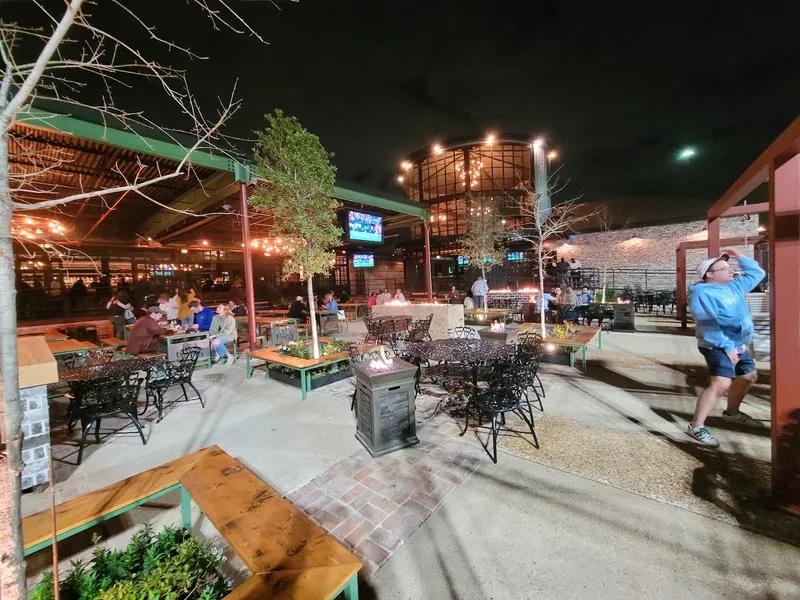 late night restaurants Bayou Heights Bier Garten