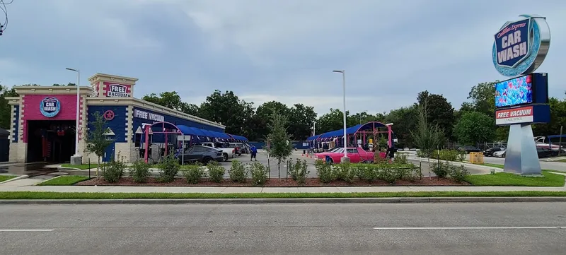 car wash Cadillac Express Car Wash Little York rd.