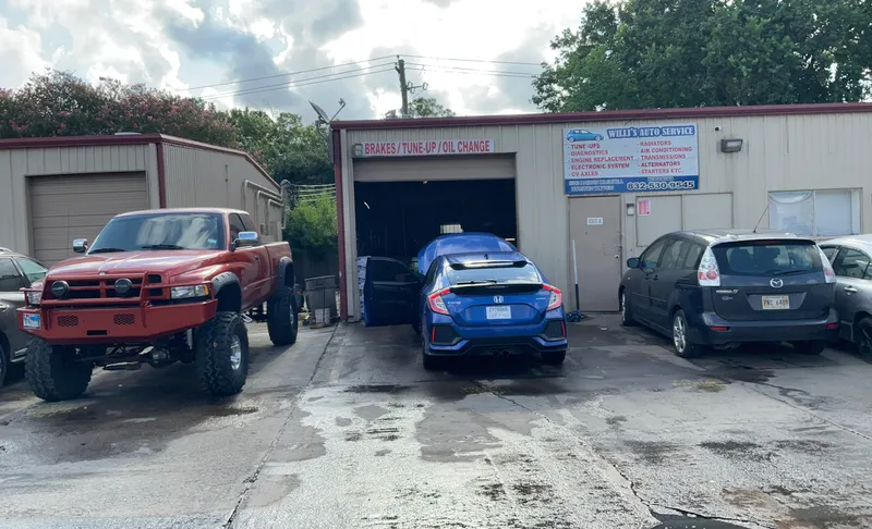 auto repair Willi's Auto Service in Sharpstown