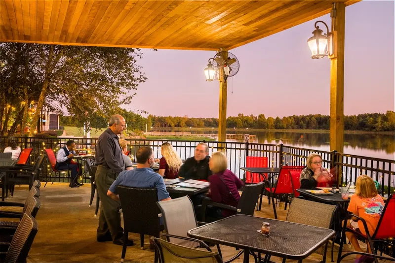 late night restaurants Kings Harbor Waterfront Village