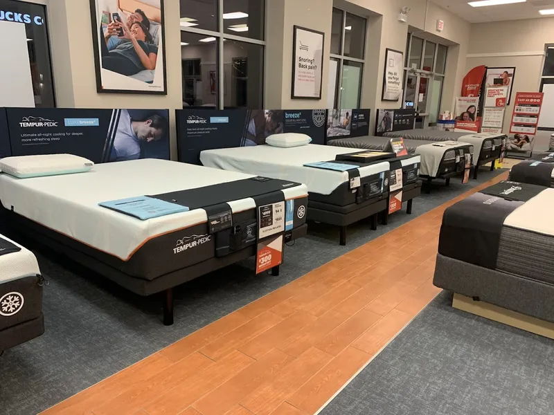 mattress stores Mattress Firm Roscoe Village