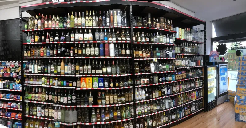 liquor stores LAKESIDE FOOD WINE SPIRITS 2