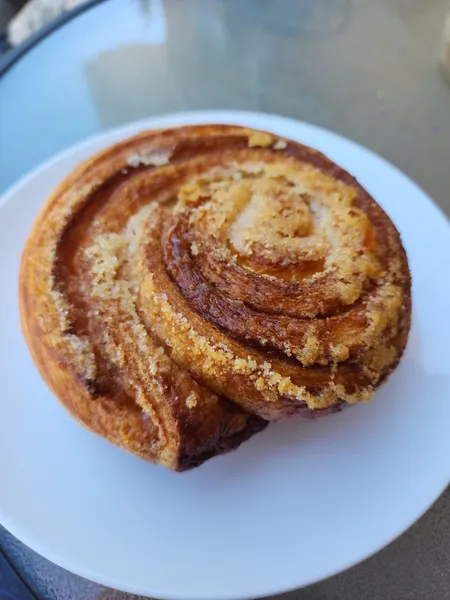 cinnamon rolls Mindy’s Bakery