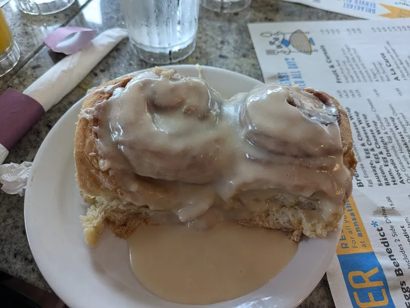 cinnamon rolls Ann Sather