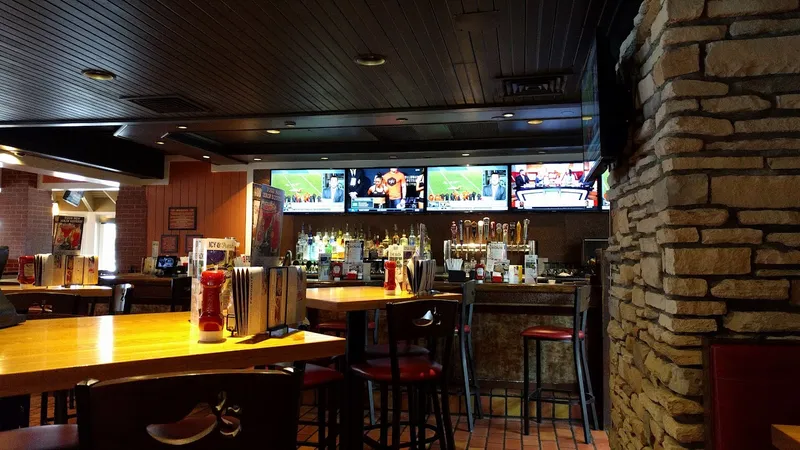 gastropubs Chili's Grill & Bar in Willowbrook