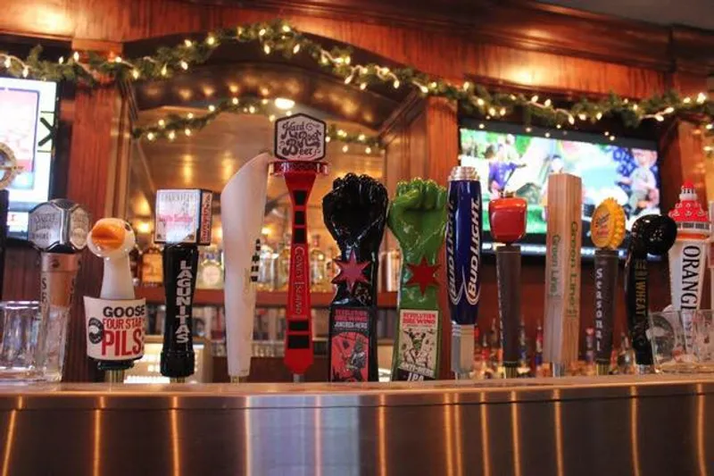 sports bars The Graystone Tavern in Lake View