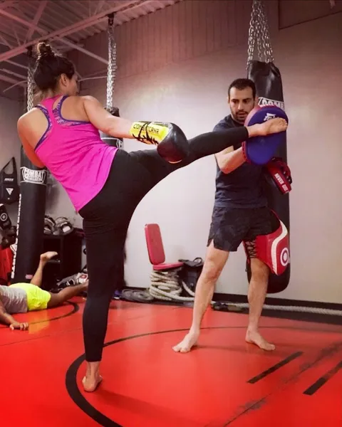 kickboxing classes Benjilany striking - Muay Thai - kickboxing & MMA chicago