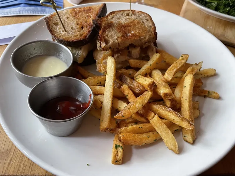 French Toast Range in Lincoln Park