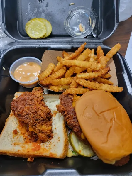 chicken sandwiches Dave's Hot Chicken