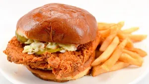 chicken sandwiches in Greater Greenspoint Houston