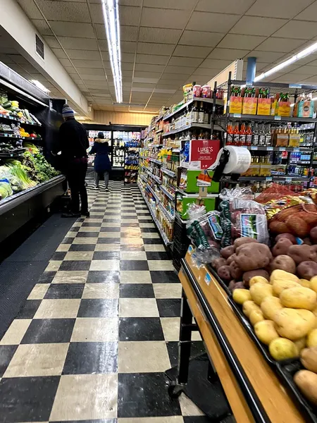 grocery stores Carnival Foods in Lincoln Park