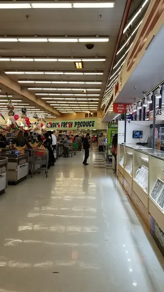 grocery stores Fiesta Mart #39