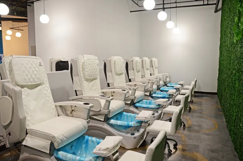 nail salons Luxo Nail Spa