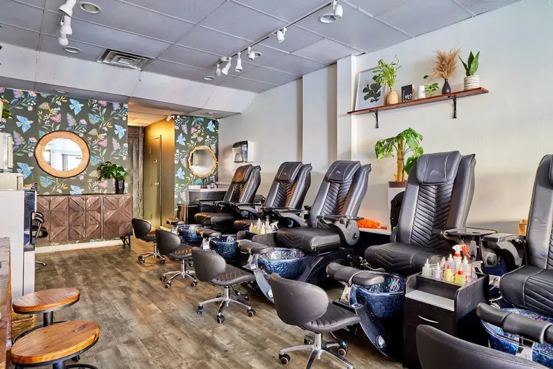 nail salons Salon Chic Logan Square