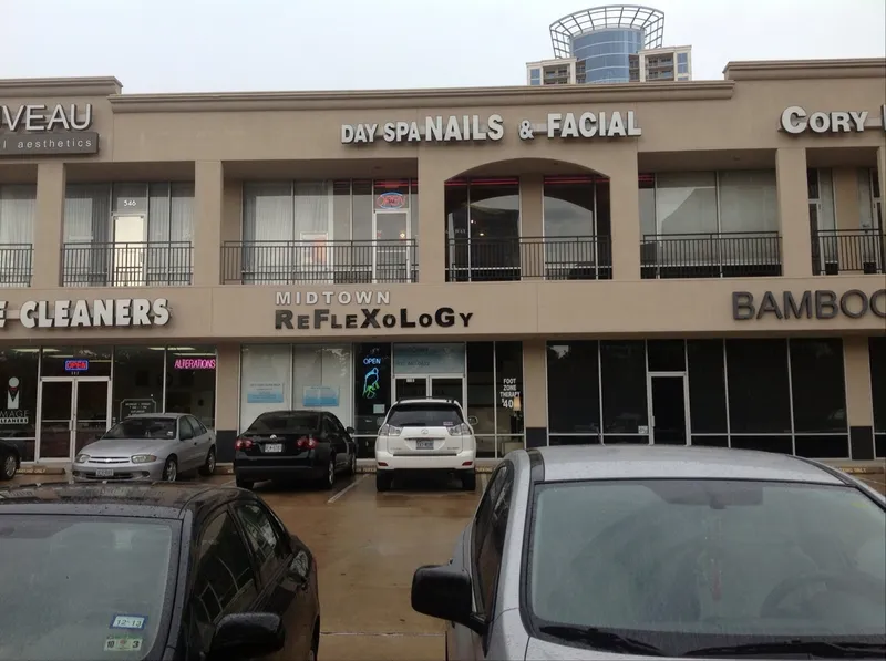 nail salons Days Spa Nails & Facial