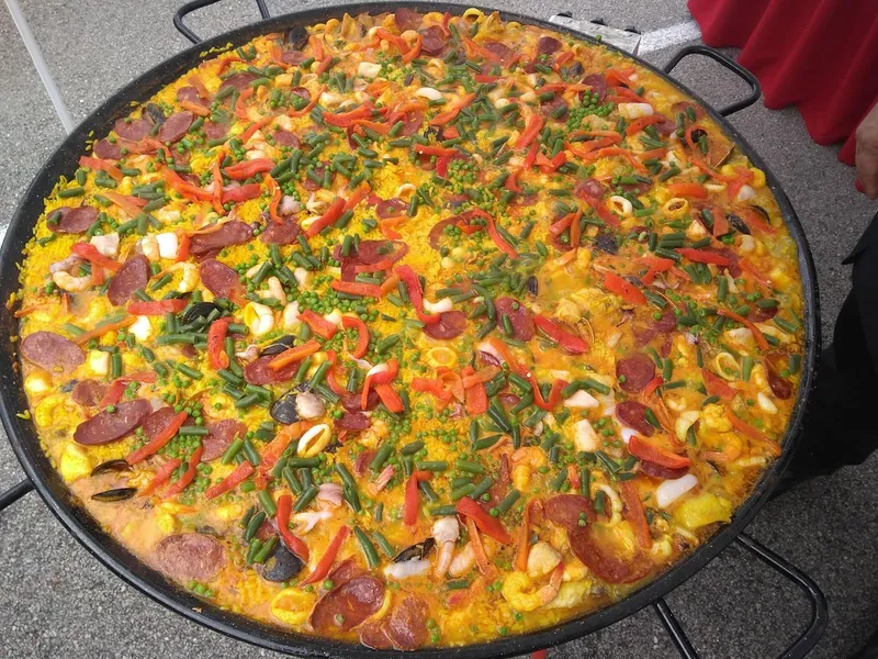 Paella Arnaldo Richards' Picos Restaurant