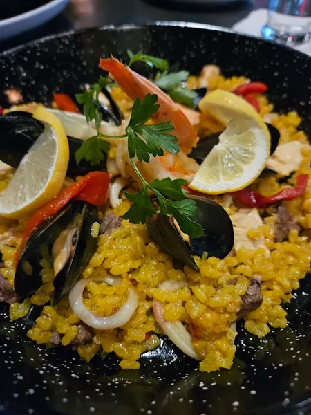 Paella Costa Brava Bistro