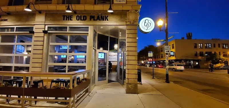 happy hours The Old Plank in Logan Square