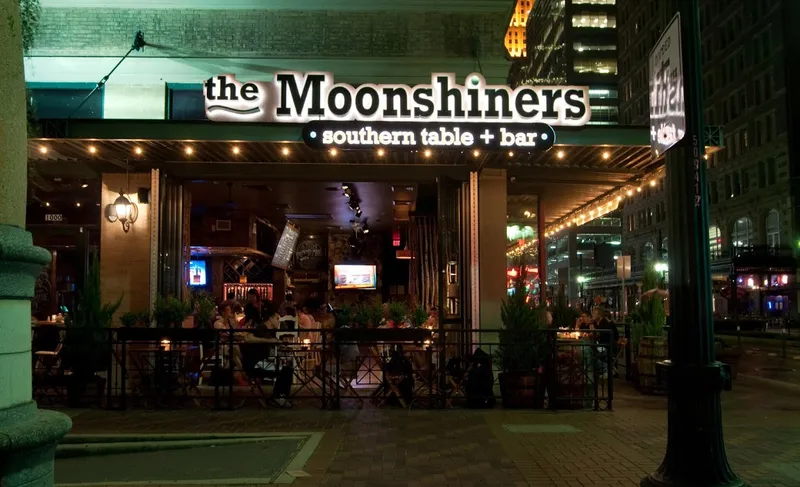 cocktail bar The Moonshiners Southern Table + Bar in Downtown Houston