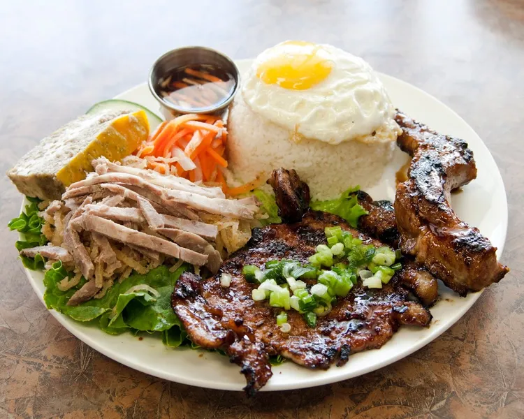 pork buns Bun Bo Hue Duc Chuong 1 - Buba T-2