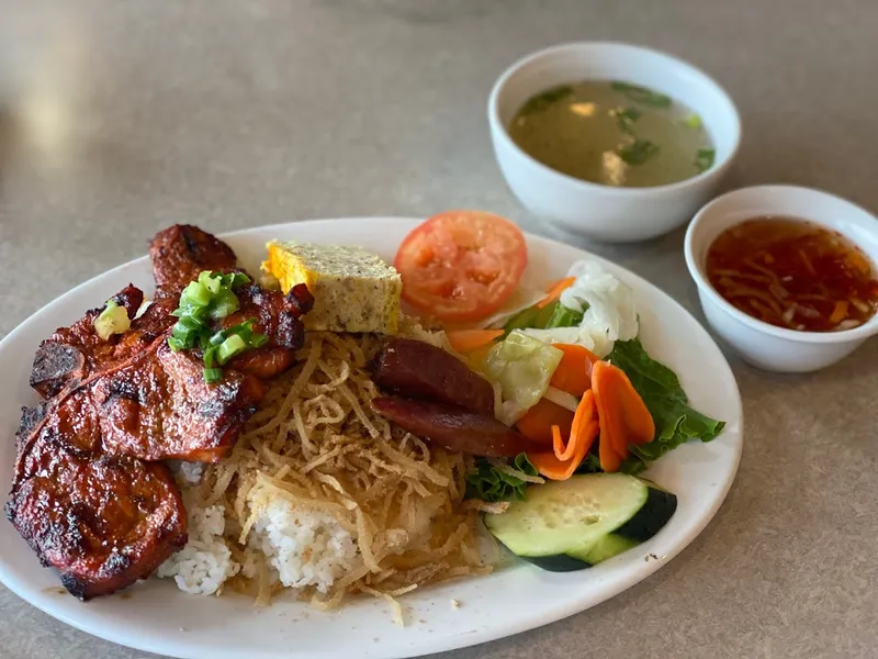 chicken rice soup Thuận Kiều Cơm Tấm