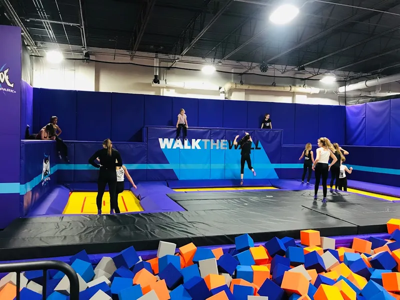 Amusement parks Altitude Chicago Trampoline Park