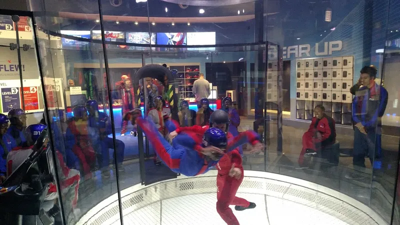 Amusement parks iFLY Indoor Skydiving - Chicago Lincoln Park