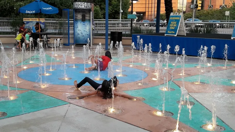 indoor activities Downtown Aquarium