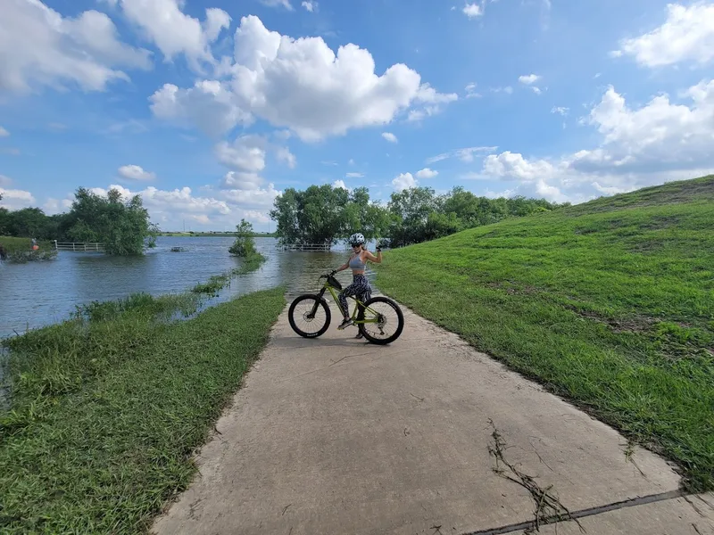 Kid-friendly bike trails Brays Bayou Park