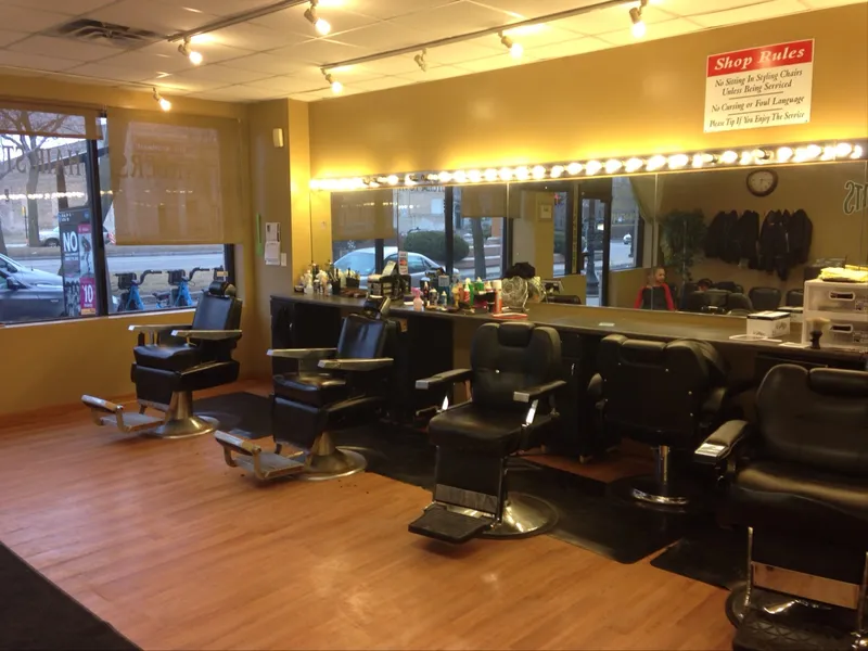 hair salons Lockology Salon in Bronzeville