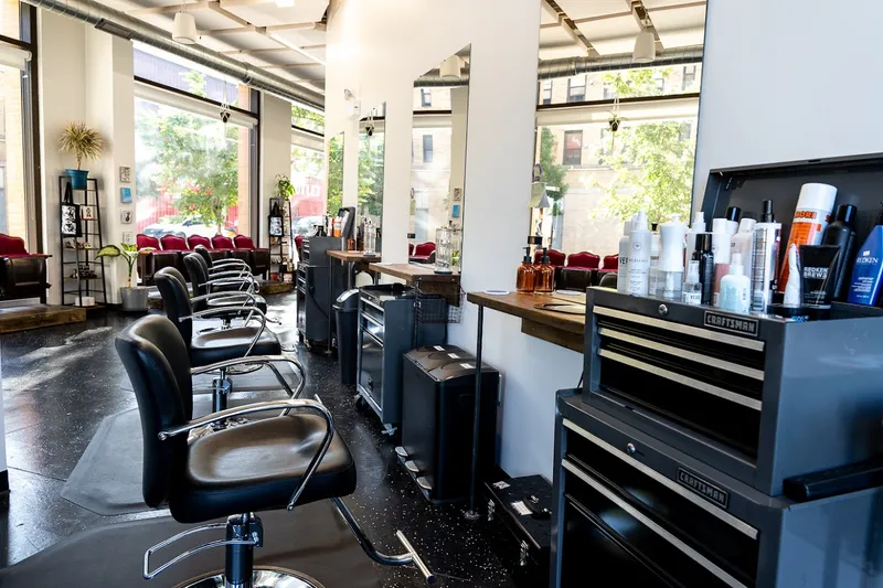 hair salons Logan Parlor