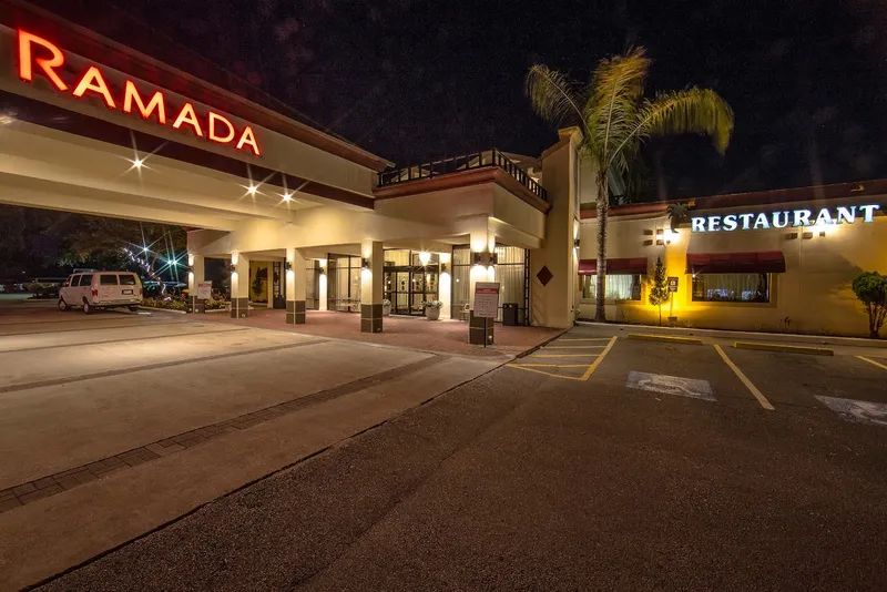 Hotels with shuttle Ramada by Wyndham Houston Intercontinental Airport East