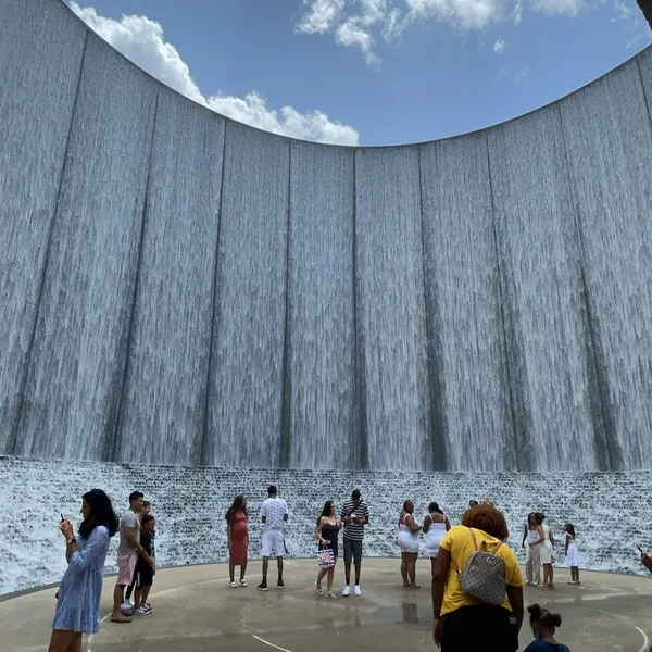 outdoor activities Gerald D. Hines Waterwall Park