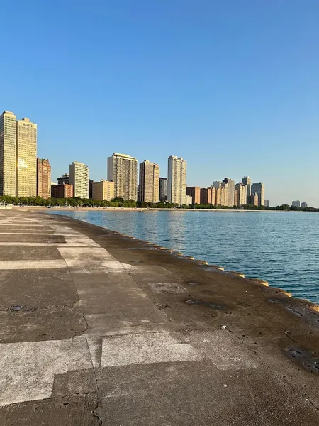 Kid-friendly bike trails Lakefront Trail - Ohio Street Beach