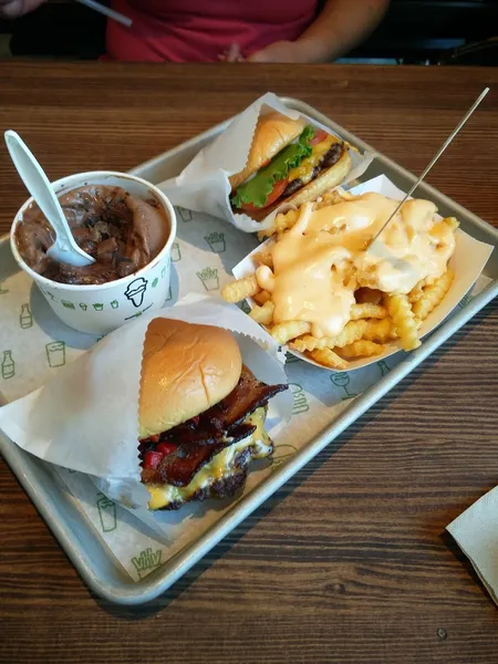 Fast Food restaurants Shake Shack West Loop in West Loop