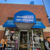 Top 13 gift shops in Streeterville Chicago