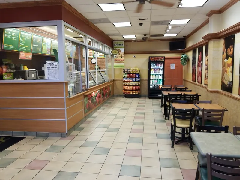 late night restaurants Subway