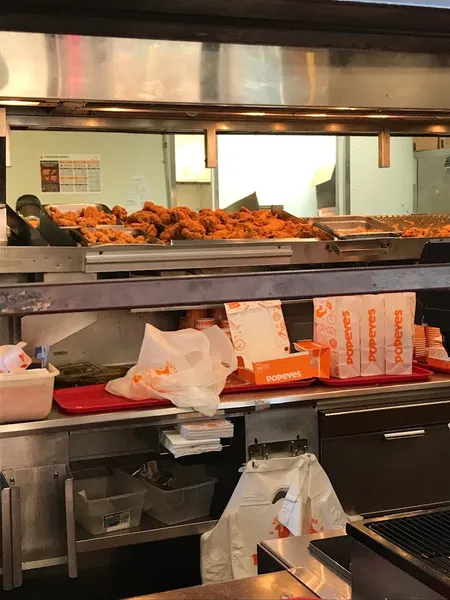 late night restaurants Popeyes Louisiana Kitchen