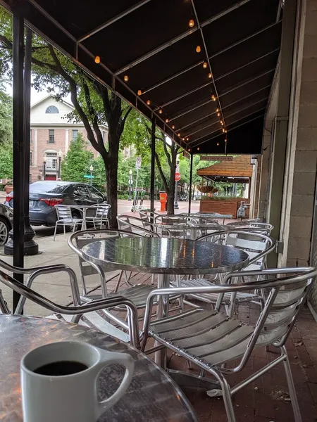 coffee shops Alcove Wine Bar in Uptown