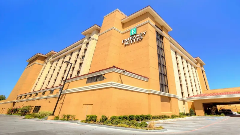 hotel with free breakfast Embassy Suites by Hilton Dallas Park Central Area